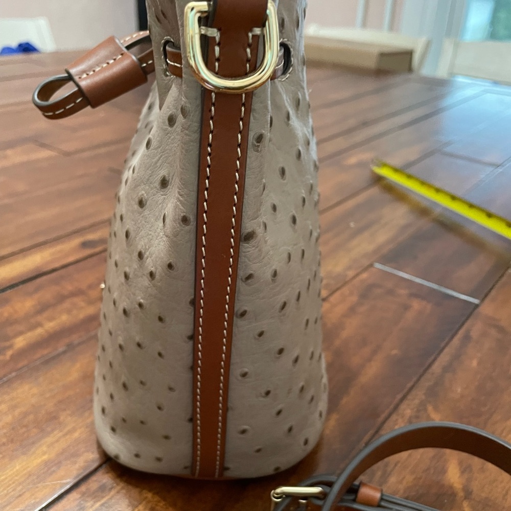 NWOT Dooney & Bourke Ostrich Small Drawstring Crossbody. - Picture 4 of 6